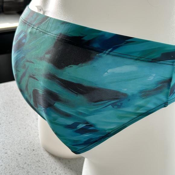 Men’s swim brief. - Picture 3 of 11